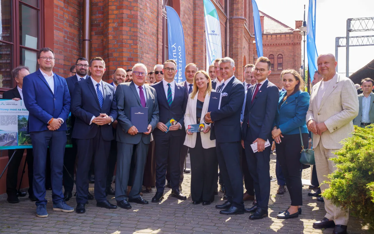 Nowoczesne pociągi na torach. Pesa Elf 3.0 w Skierniewicach i historyczna wizyta ministra — zdjęcie 71 z 75