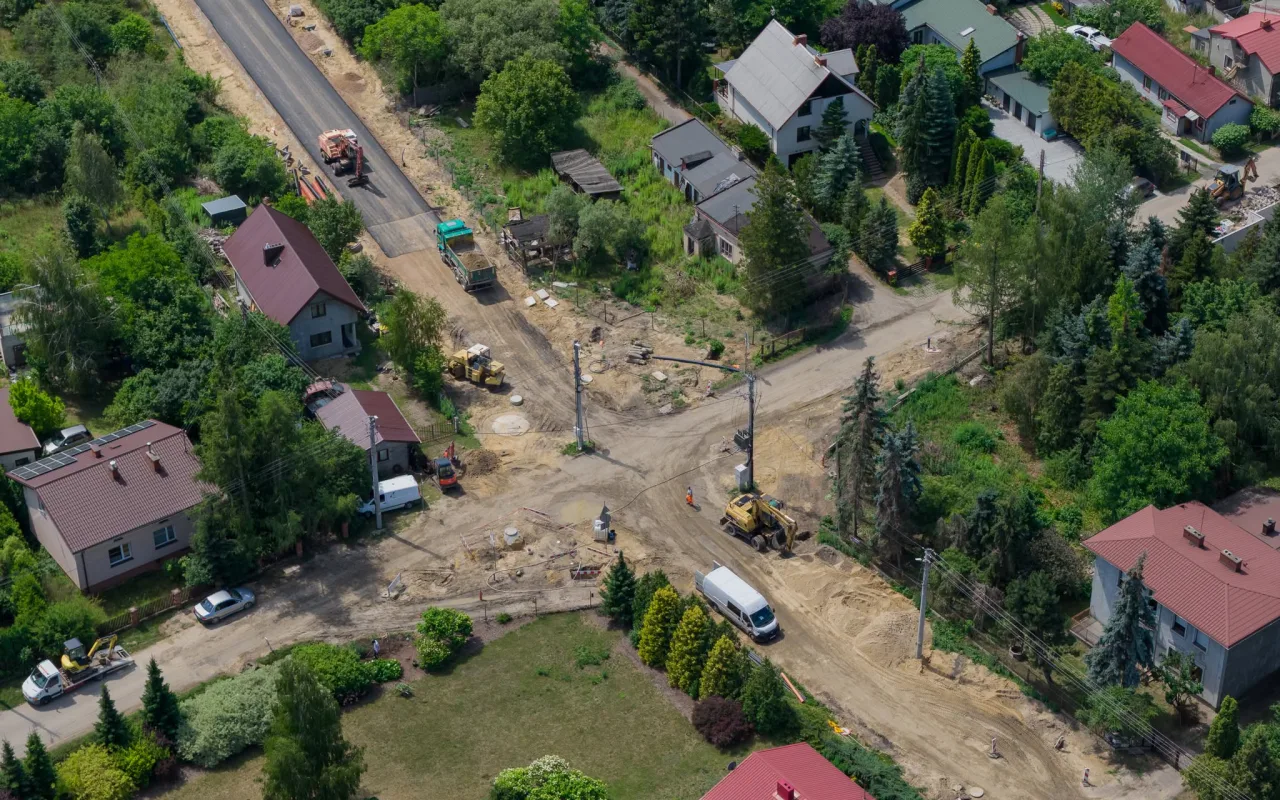 Nowy odcinek ulicy Nowomiejskiej już w asfalcie. Szykują się duże zmiany dla kierowców — zdjęcie 7 z 10