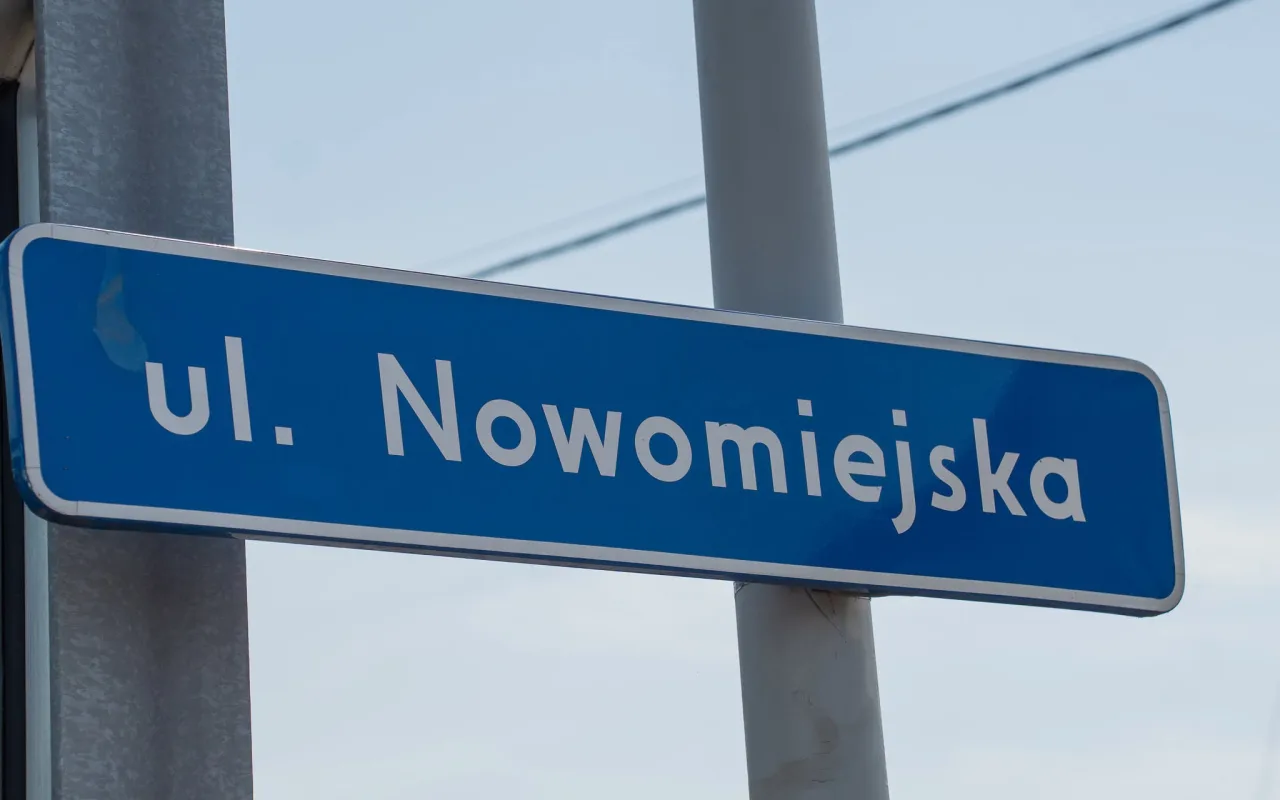 Nowy odcinek ulicy Nowomiejskiej już w asfalcie. Szykują się duże zmiany dla kierowców — zdjęcie 5 z 10