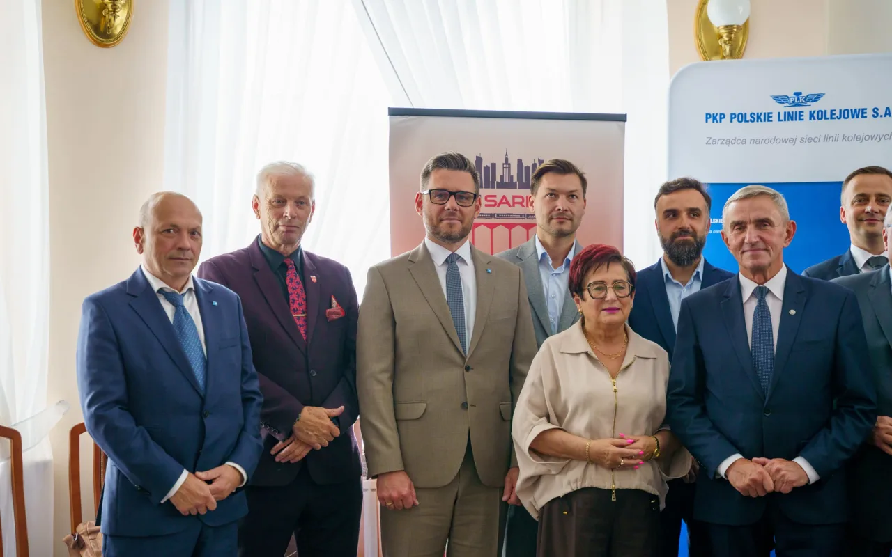 Rewolucja dla pasażerów ze Skierniewic i Mszczonowa! Pociągi wracają na tę trasę po 25 latach — zdjęcie 18 z 20