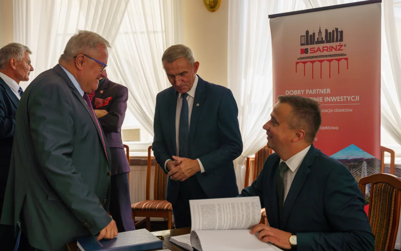 Rewolucja dla pasażerów ze Skierniewic i Mszczonowa! Pociągi wracają na tę trasę po 25 latach — zdjęcie 2 z 20