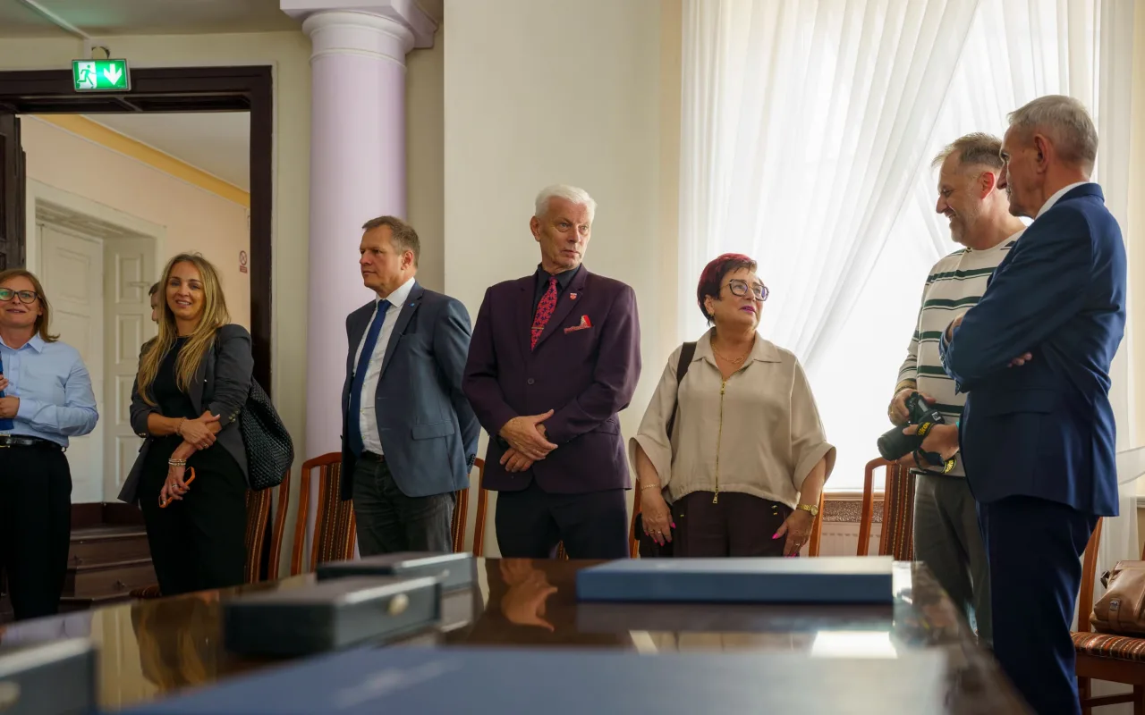 Rewolucja dla pasażerów ze Skierniewic i Mszczonowa! Pociągi wracają na tę trasę po 25 latach — zdjęcie 7 z 20