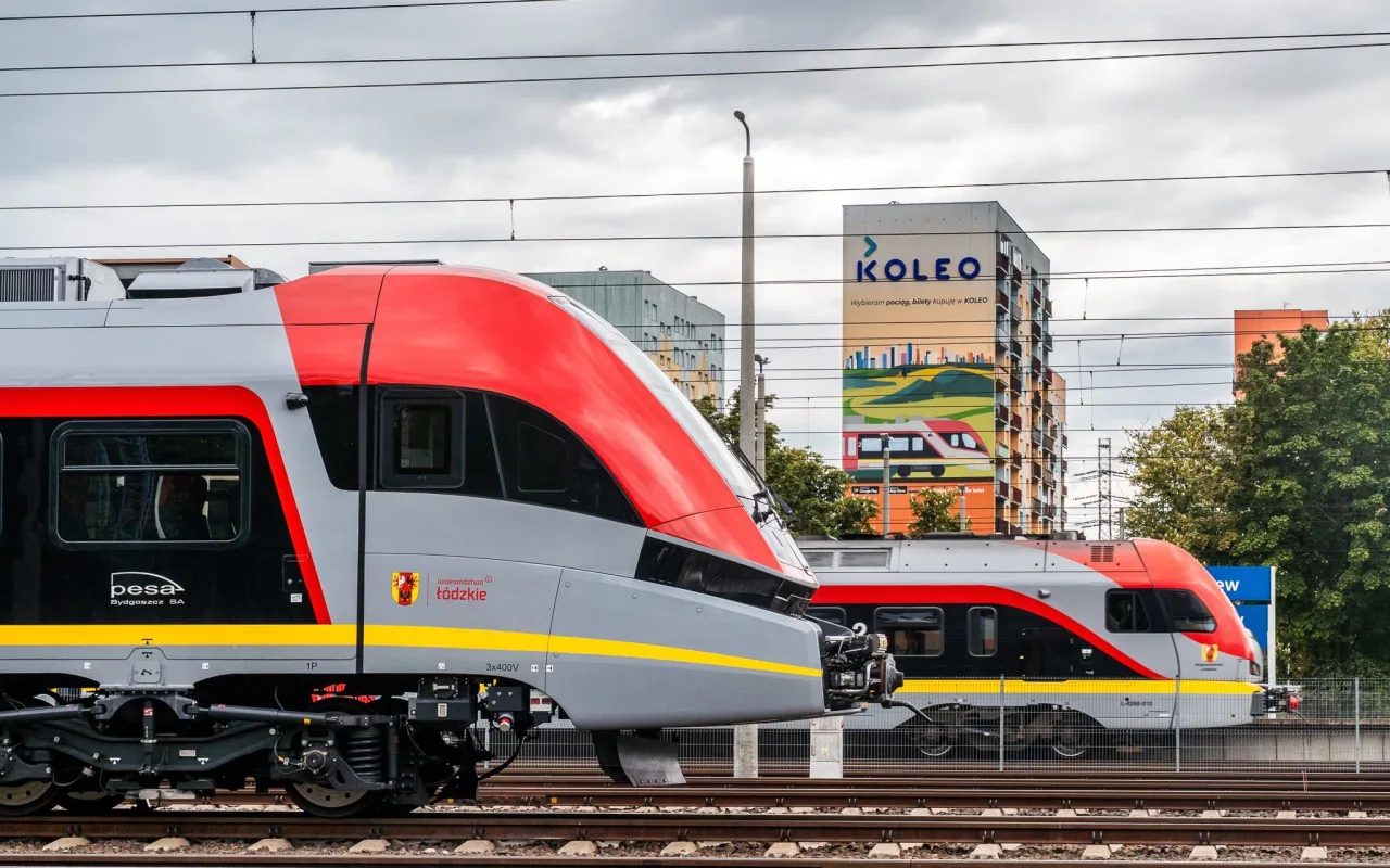 Nowe pociągi Pesa Elf 3.0 na torach. Mieszkańcy Skierniewic pojadą nimi jako pierwsi i to zupełnie za darmo! — zdjęcie 2 z 7