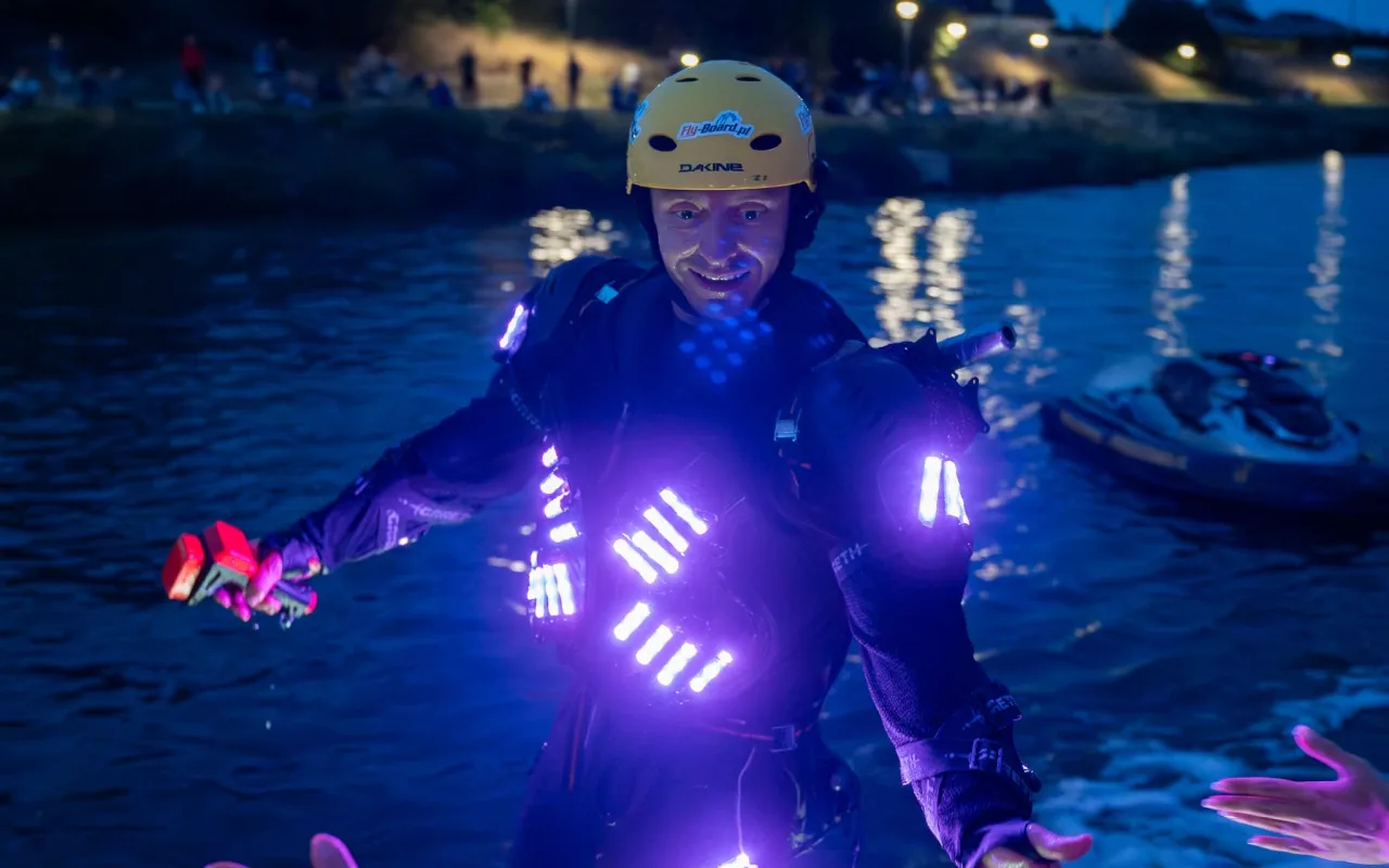 Spektakularny Flyboard i tłumy na plaży. Tak Skierniewice bawiły się nad Zalewem Zadębie — zdjęcie 51 z 70