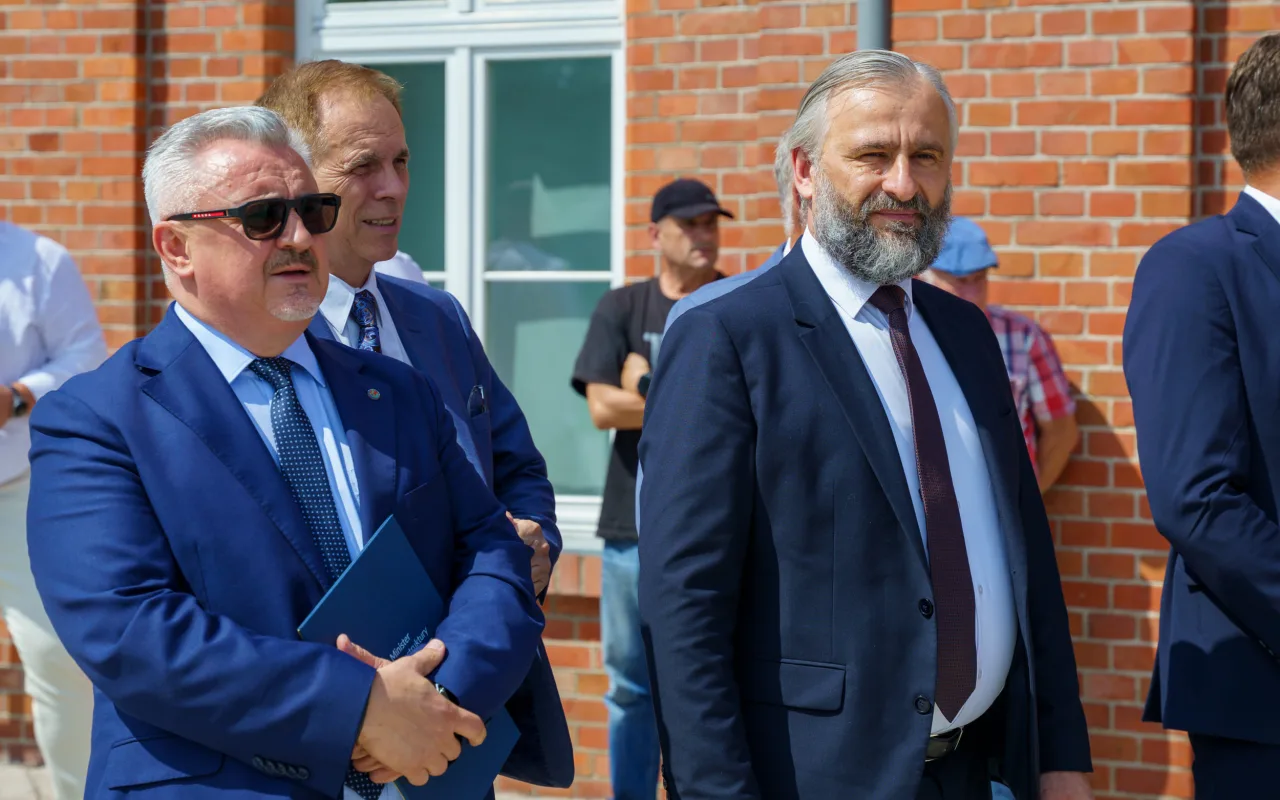 Święto Policji w Skierniewicach 2026. Awanse, odznaczenia i podziękowania za służbę — zdjęcie 1 z 57