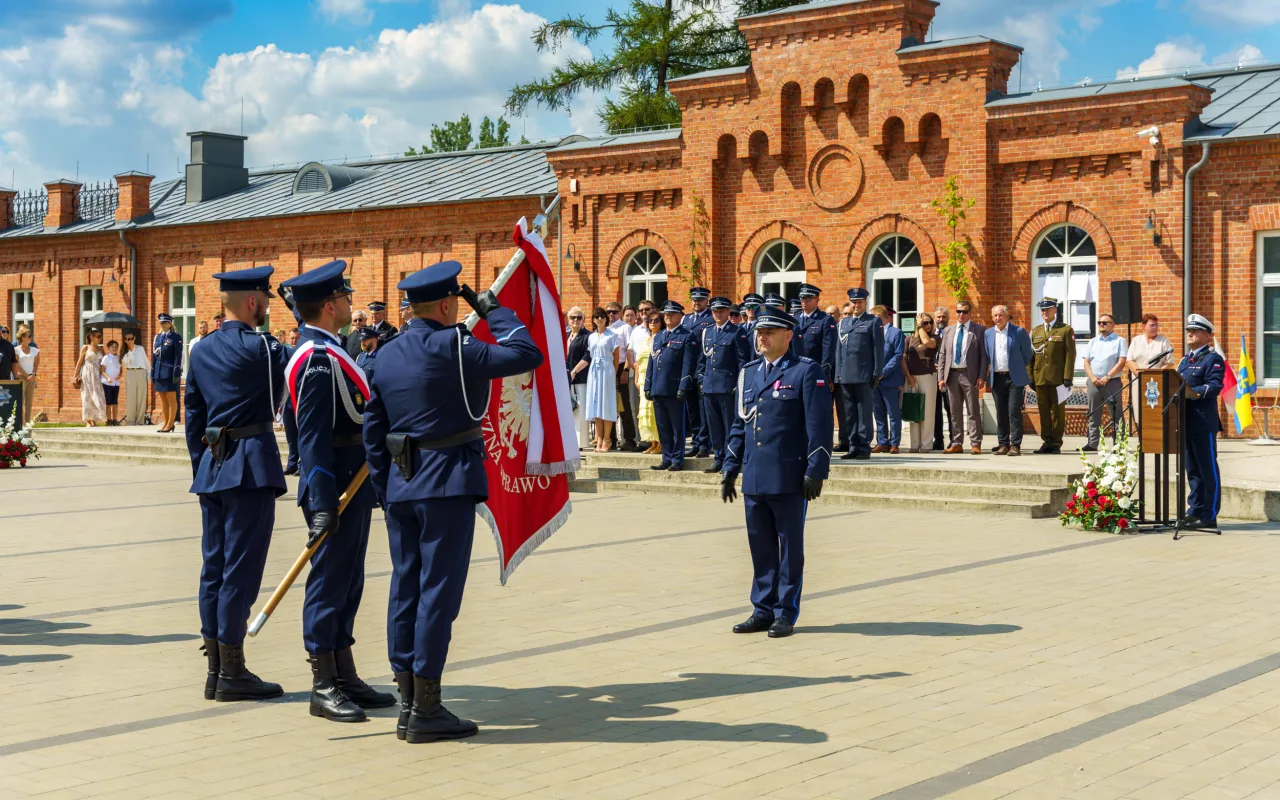 Święto Policji w Skierniewicach 2026. Awanse, odznaczenia i podziękowania za służbę — zdjęcie 14 z 57