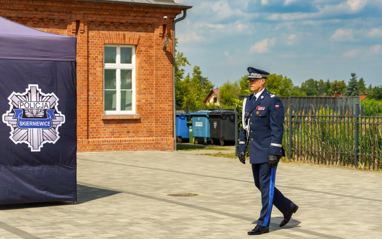 Święto Policji w Skierniewicach 2026. Awanse, odznaczenia i podziękowania za służbę — zdjęcie 15 z 57