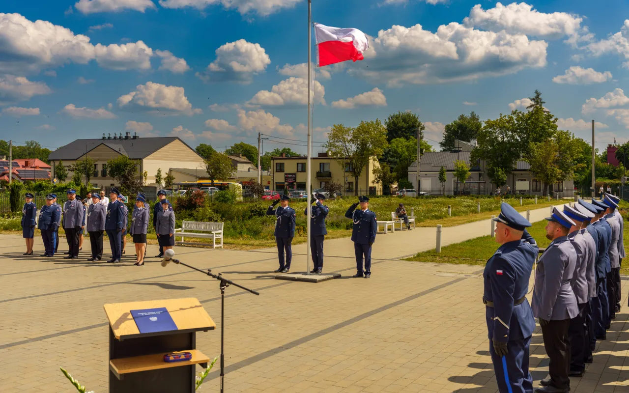 Święto Policji w Skierniewicach 2026. Awanse, odznaczenia i podziękowania za służbę — zdjęcie 24 z 57