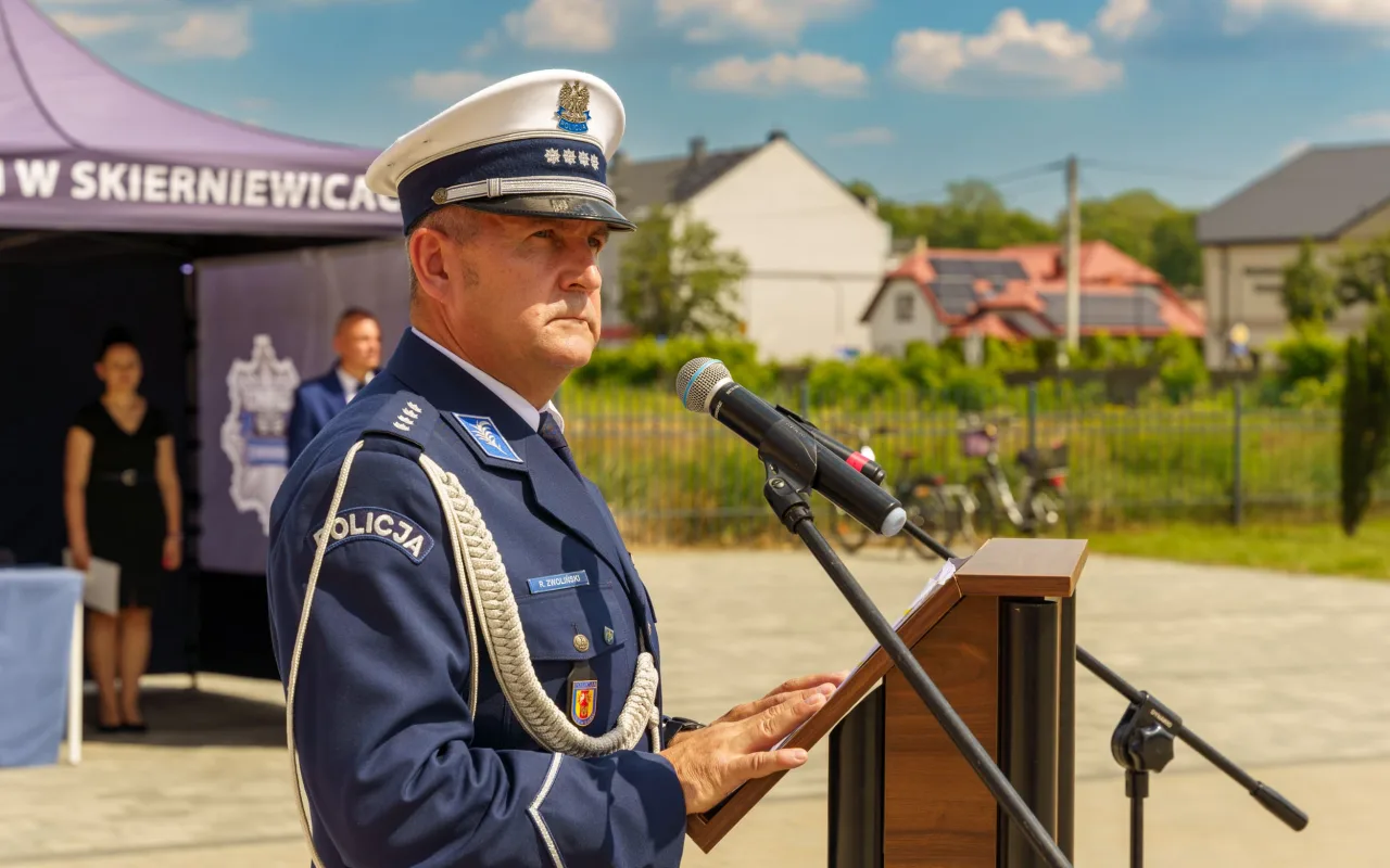 Święto Policji w Skierniewicach 2026. Awanse, odznaczenia i podziękowania za służbę — zdjęcie 27 z 57