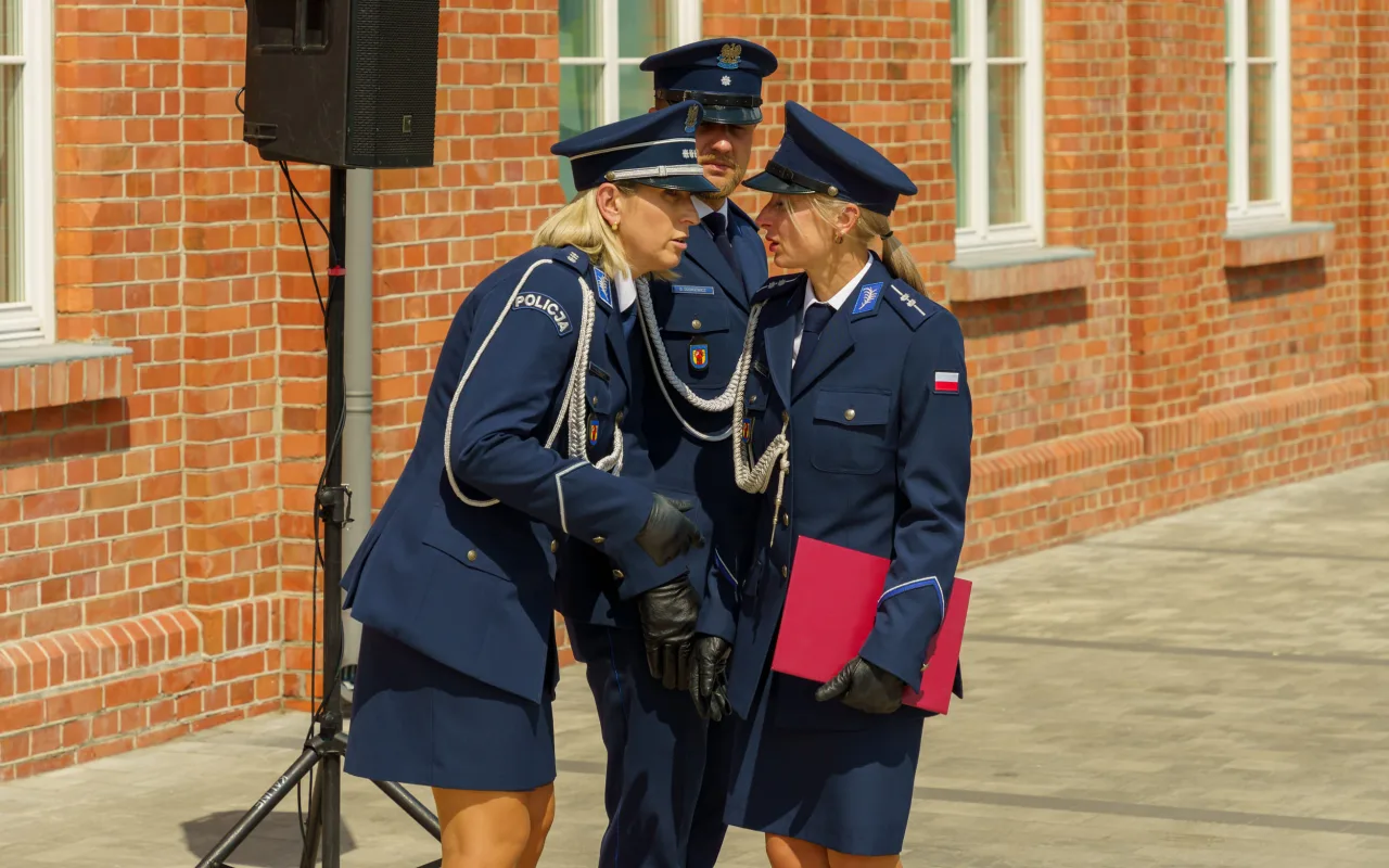 Święto Policji w Skierniewicach 2026. Awanse, odznaczenia i podziękowania za służbę — zdjęcie 30 z 57