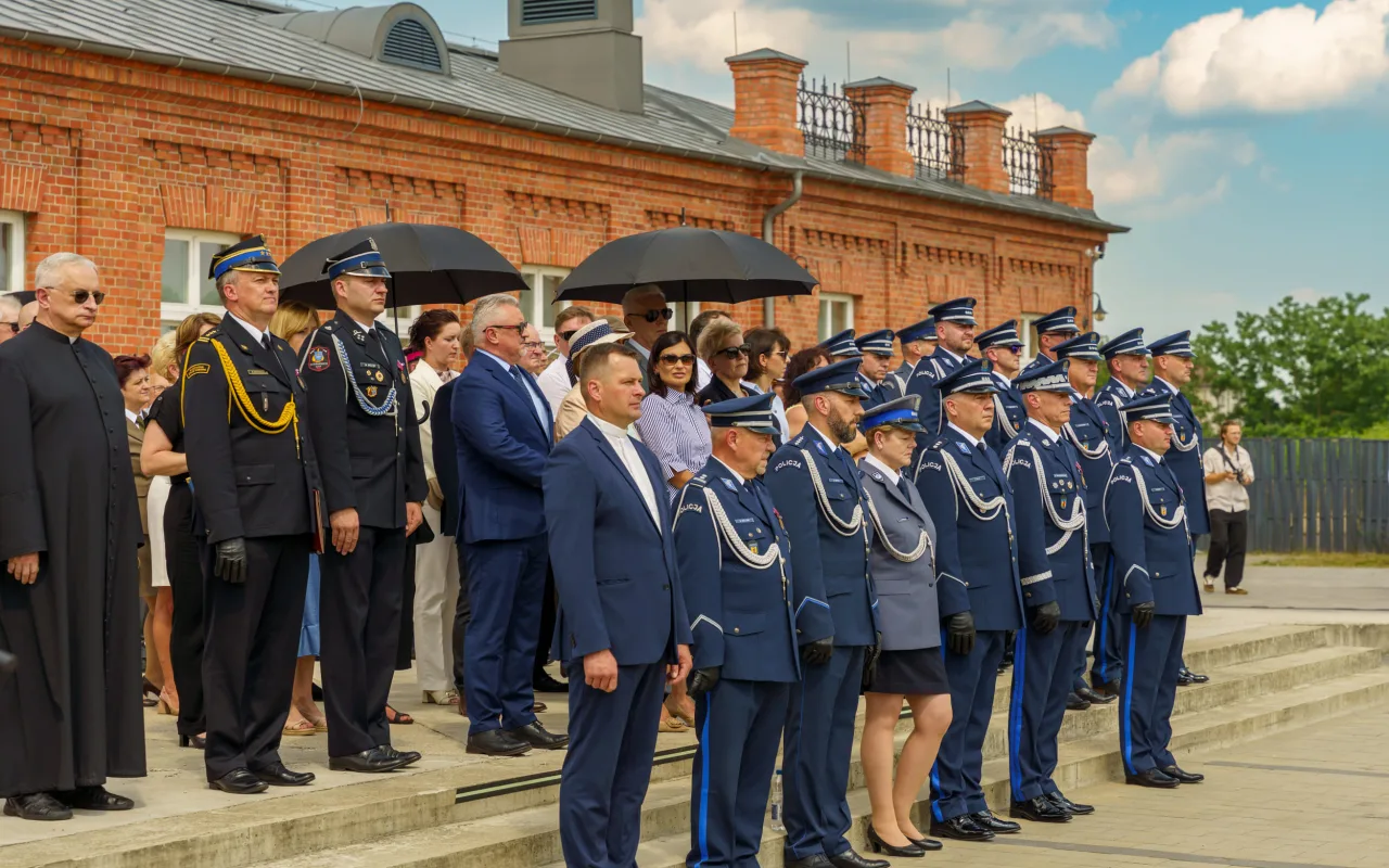 Święto Policji w Skierniewicach 2026. Awanse, odznaczenia i podziękowania za służbę — zdjęcie 35 z 57