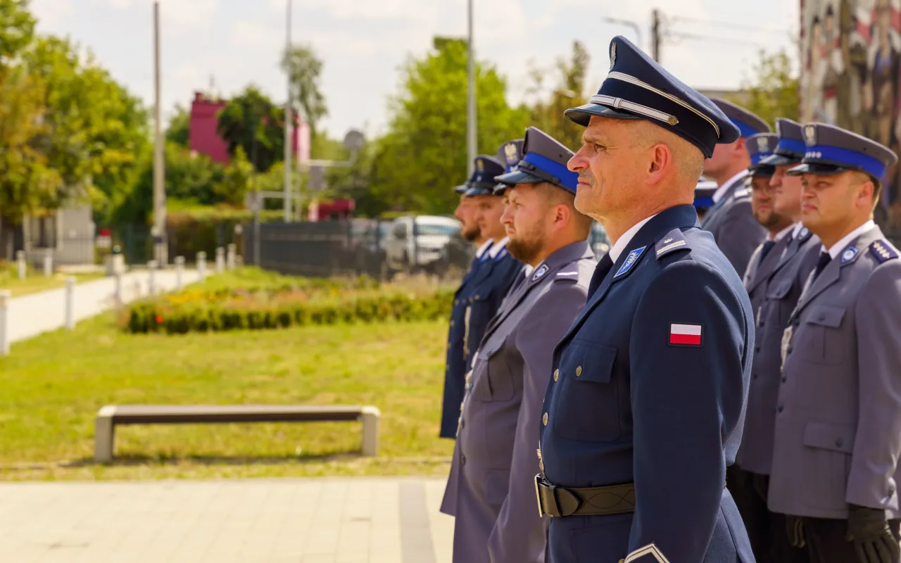 Święto Policji w Skierniewicach 2026. Awanse, odznaczenia i podziękowania za służbę — zdjęcie 41 z 57