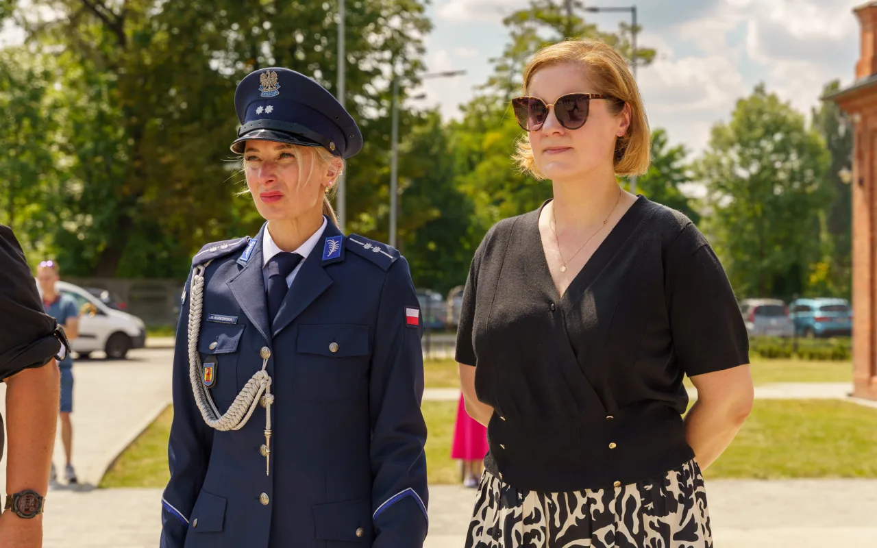 Święto Policji w Skierniewicach 2026. Awanse, odznaczenia i podziękowania za służbę — zdjęcie 50 z 57