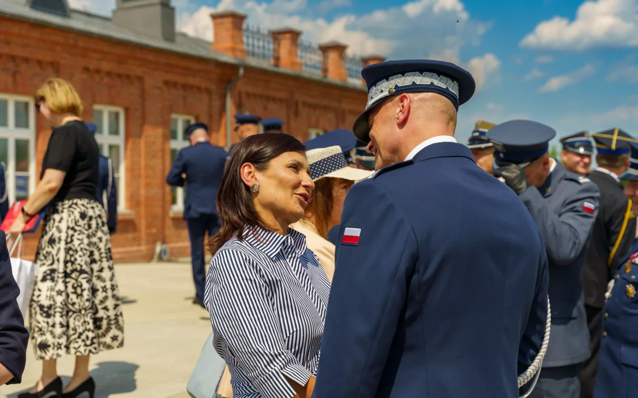 Święto Policji w Skierniewicach 2026. Awanse, odznaczenia i podziękowania za służbę — zdjęcie 54 z 57